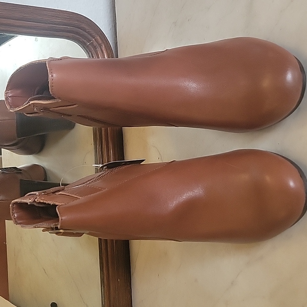 LIZ CLAIBORNE Caramel Leather Zip Ankle Booties 9M NWT - Picture 3 of 12